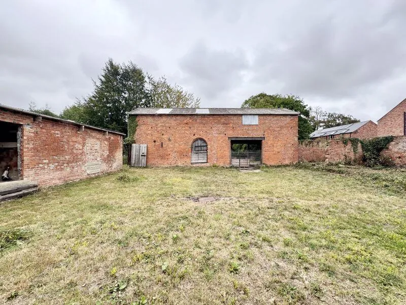 5 bed Barn Conversion