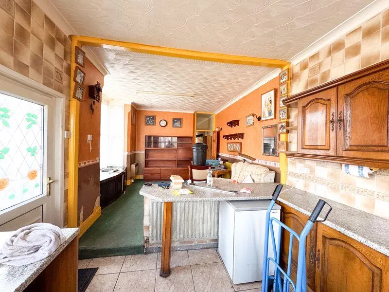 4 bed End of Terrace