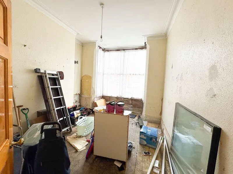 4 bed End of Terrace