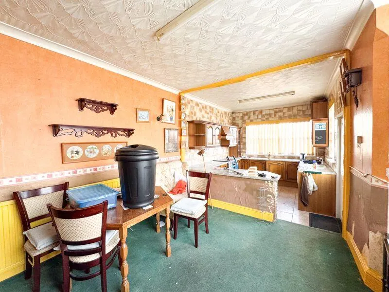 4 bed End of Terrace