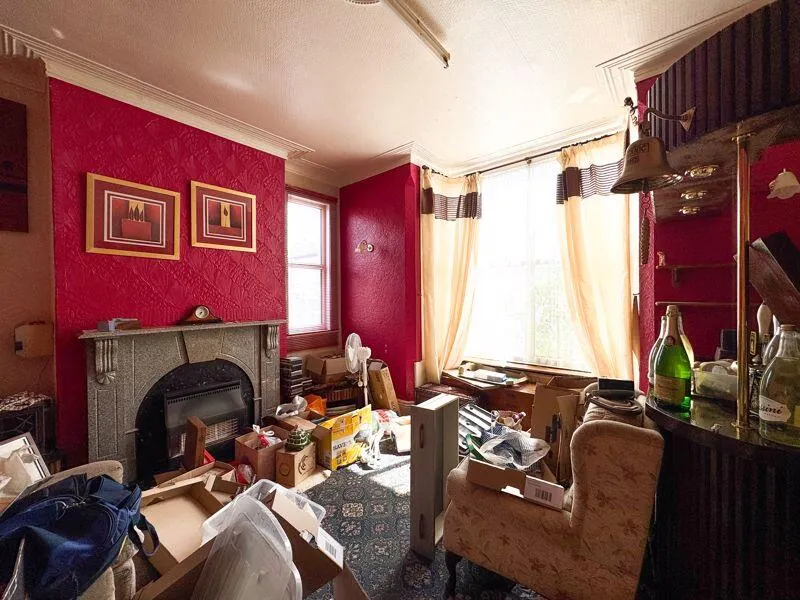 4 bed End of Terrace
