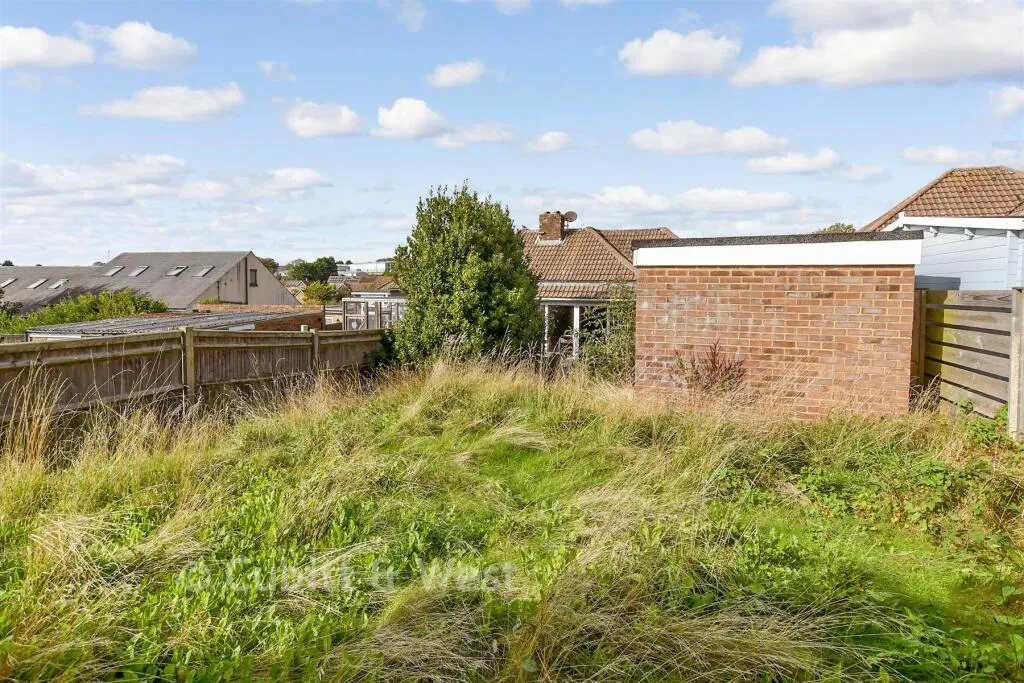 2 bed Semi-Detached Bungalow