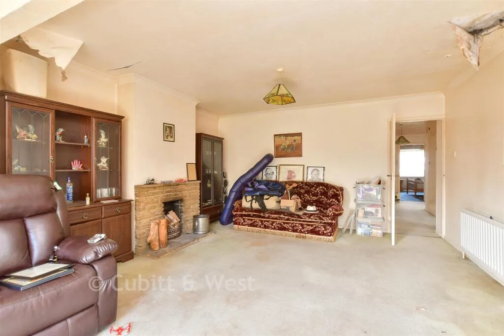 2 bed Semi-Detached Bungalow
