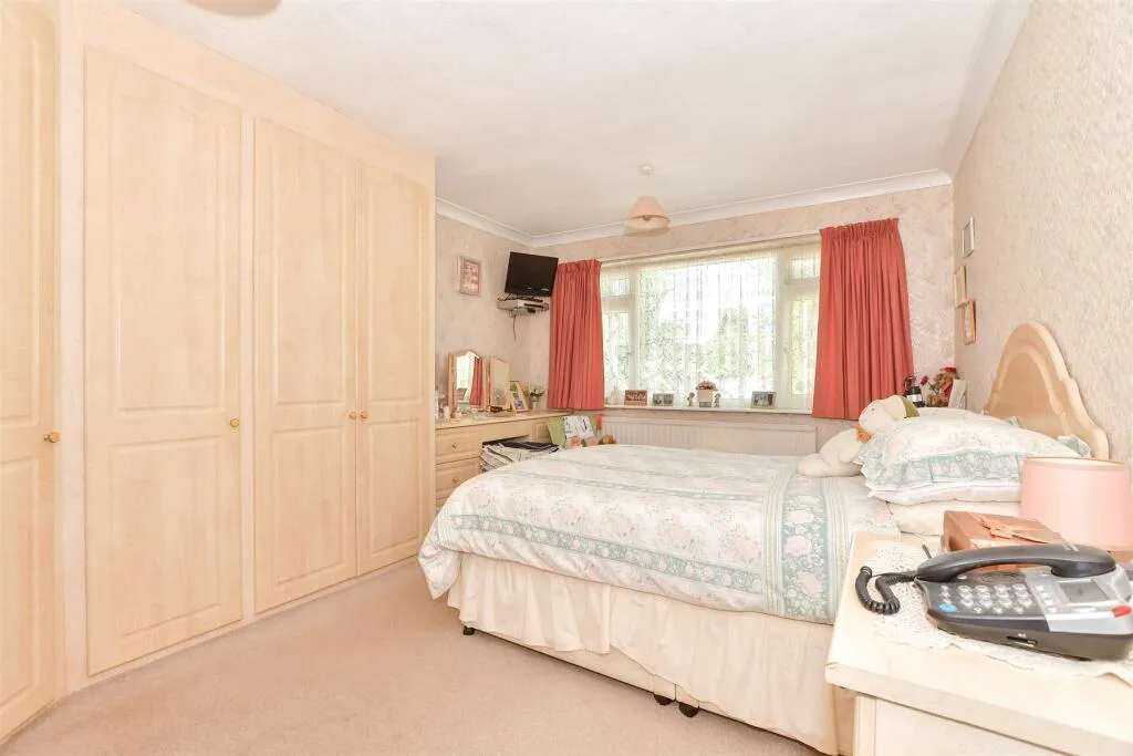 2 bed Detached Bungalow