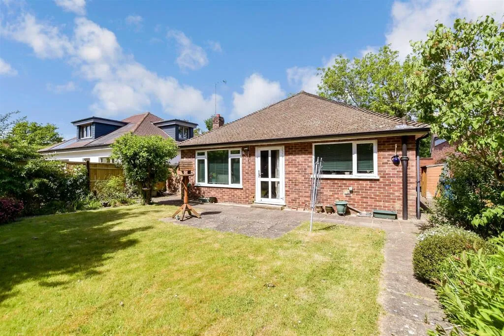 2 bed Detached Bungalow
