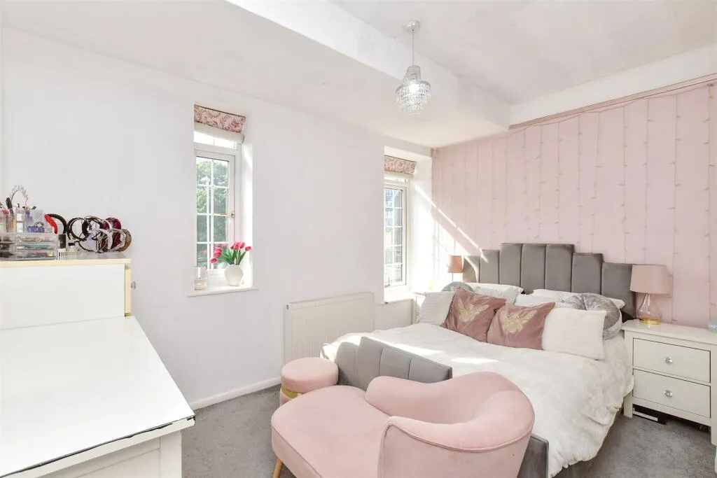 2 bed Apartment