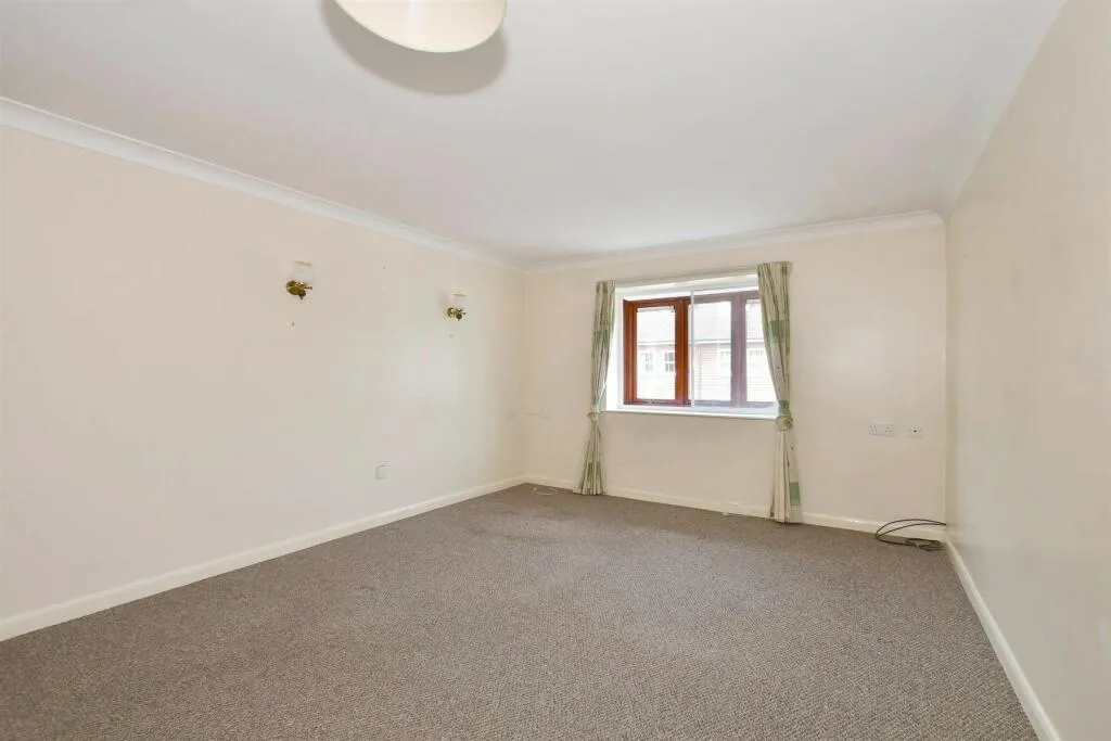2 bed Retirement Property