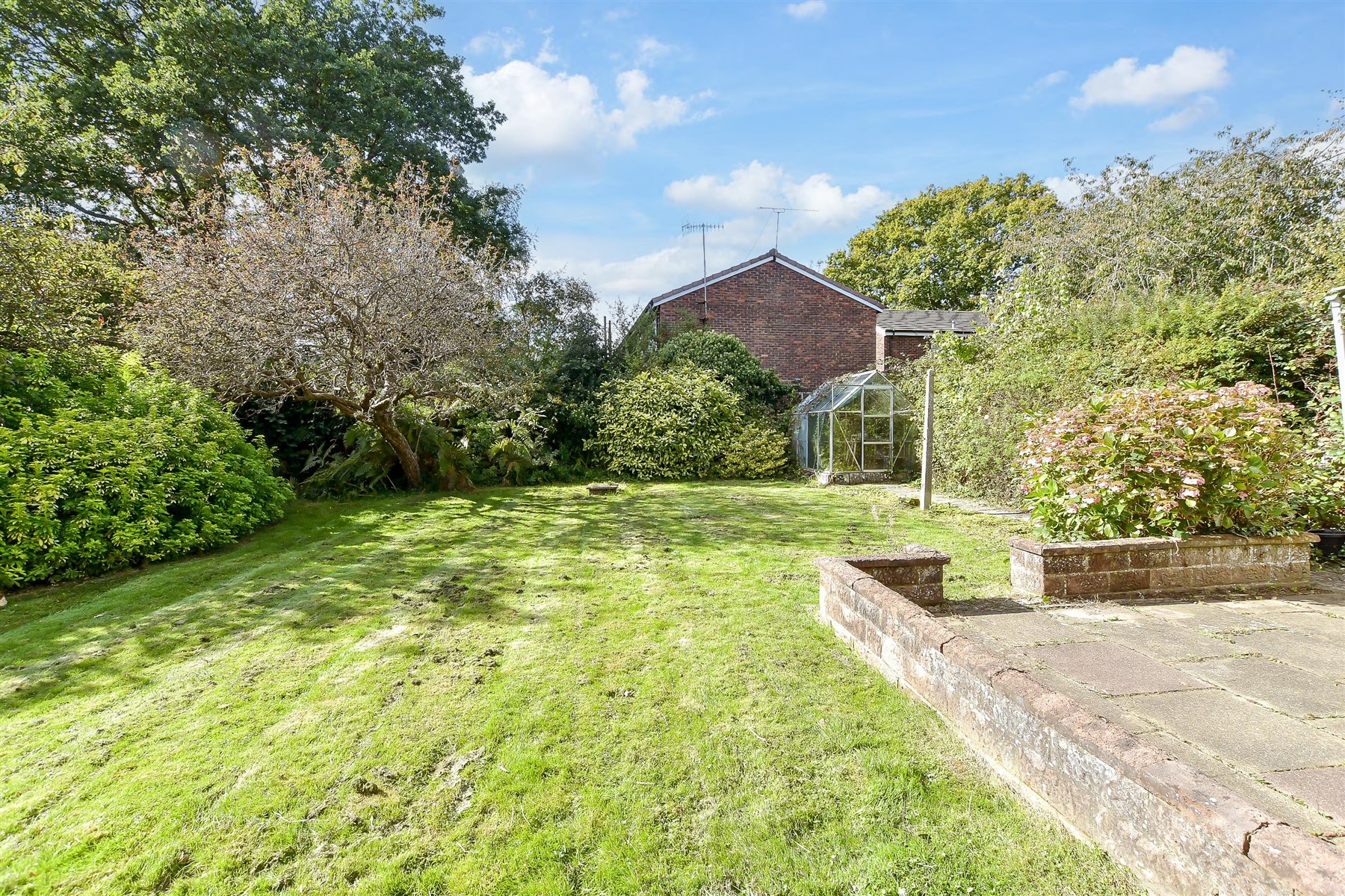 3 bed End of Terrace