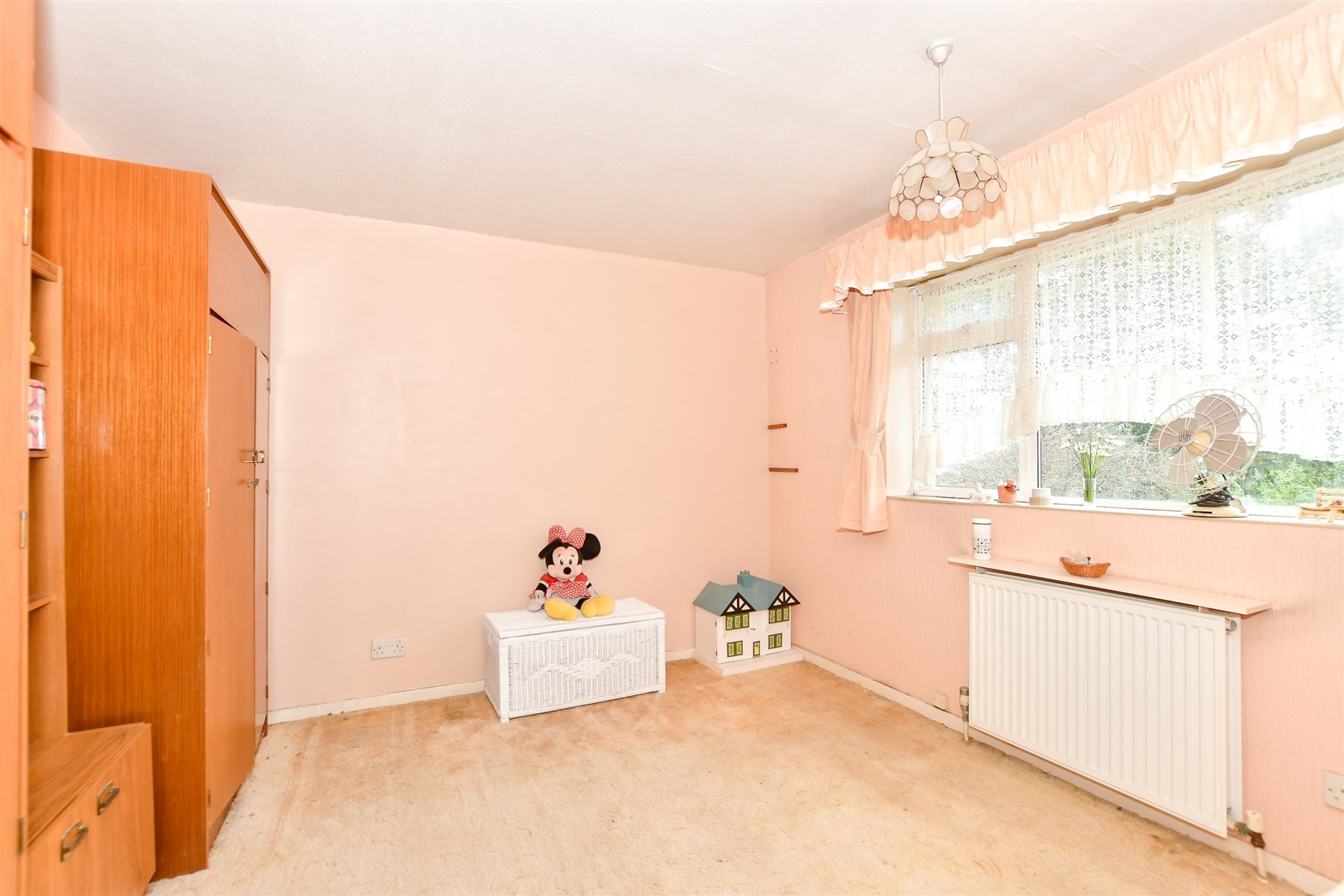 3 bed End of Terrace