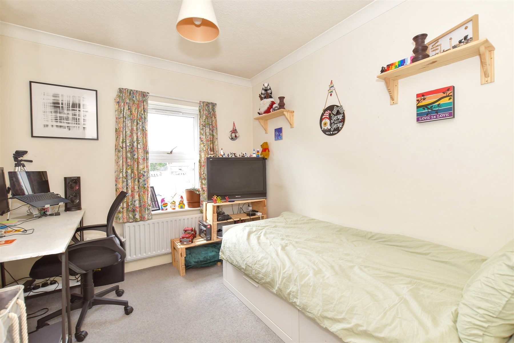 3 bed End of Terrace