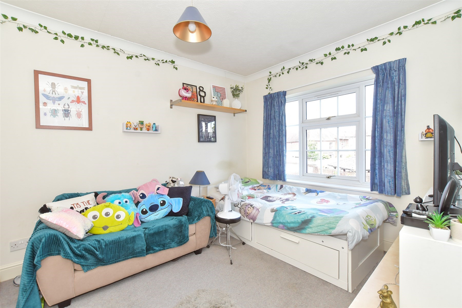 3 bed End of Terrace