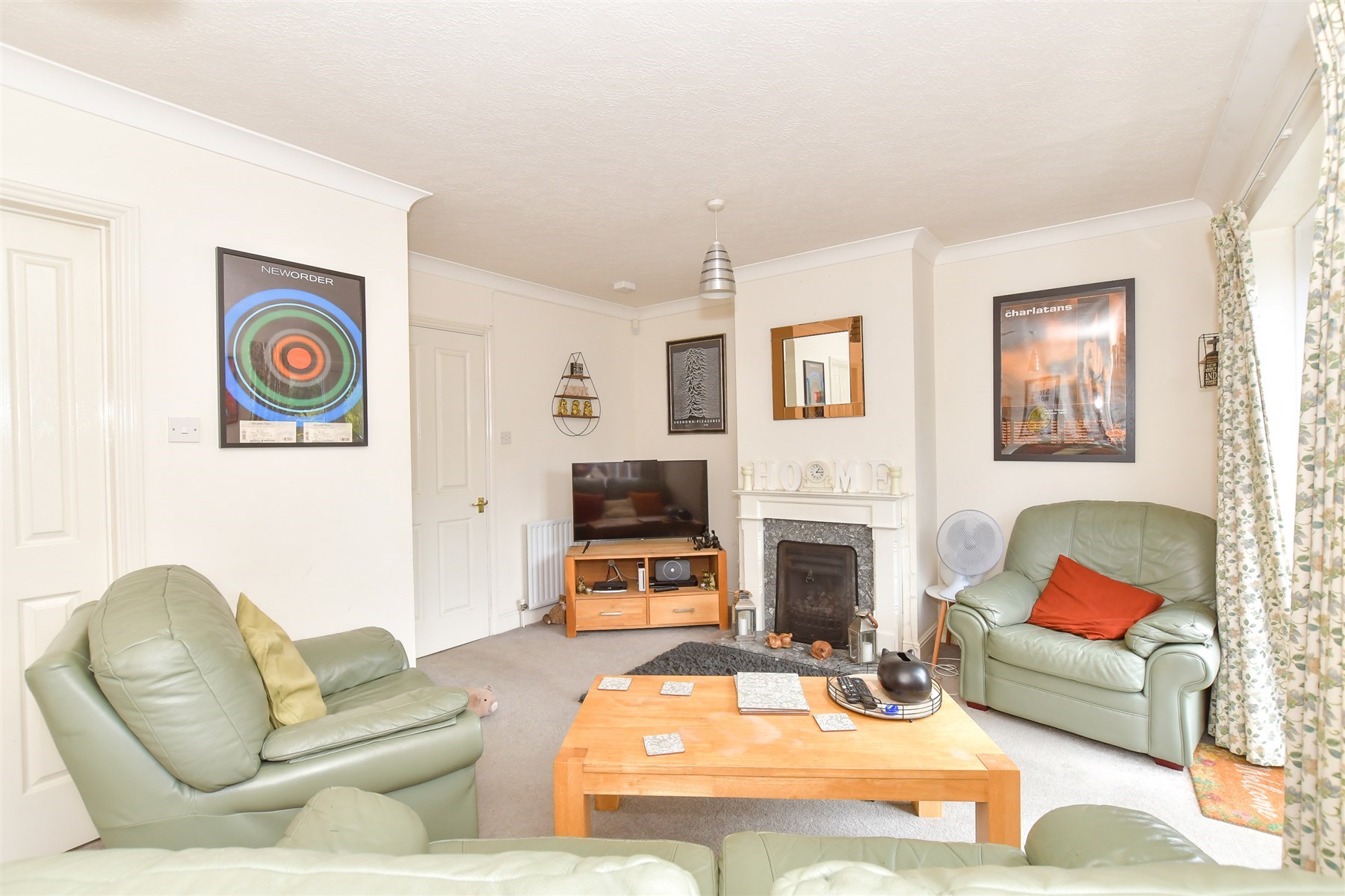 3 bed End of Terrace