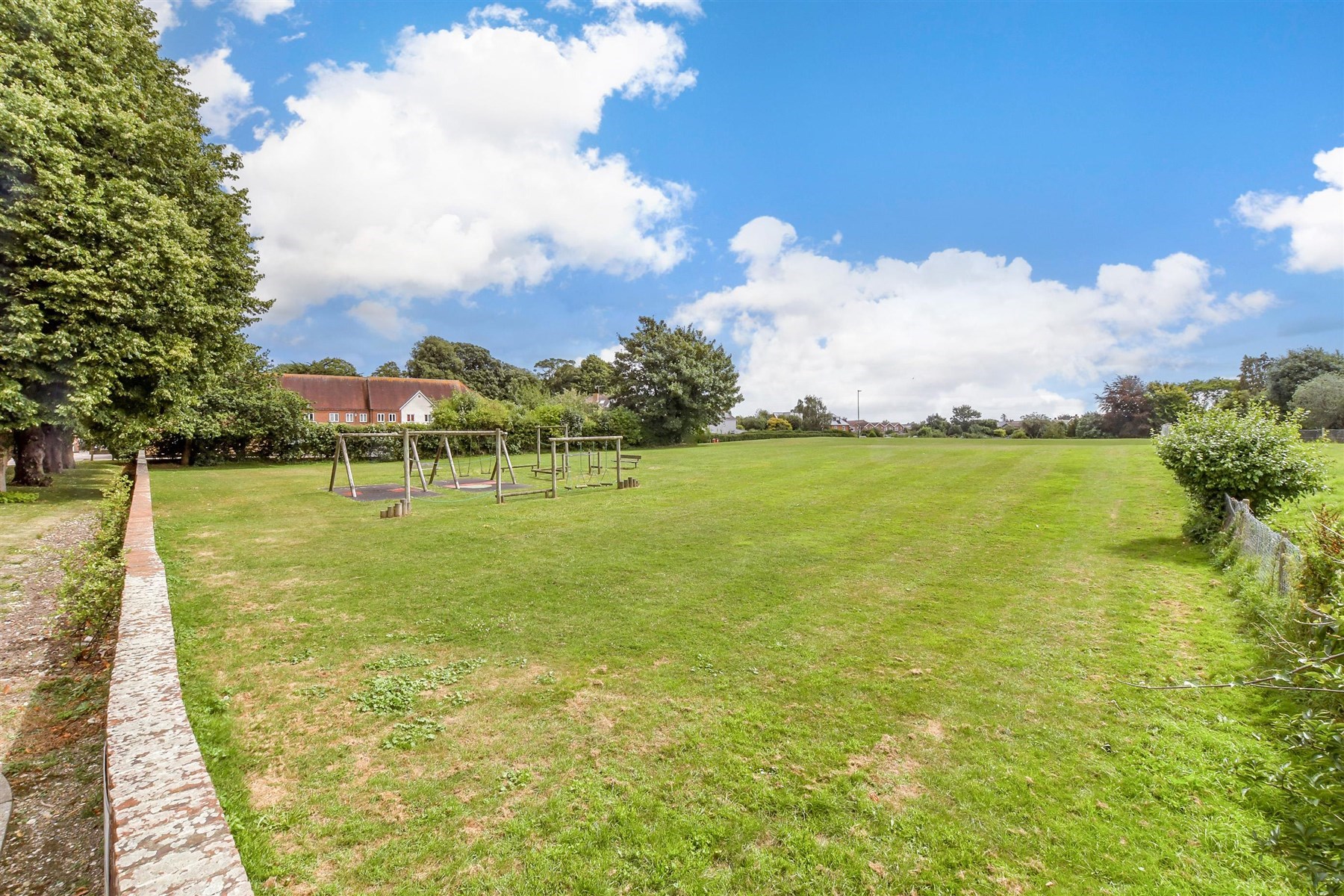 3 bed End of Terrace