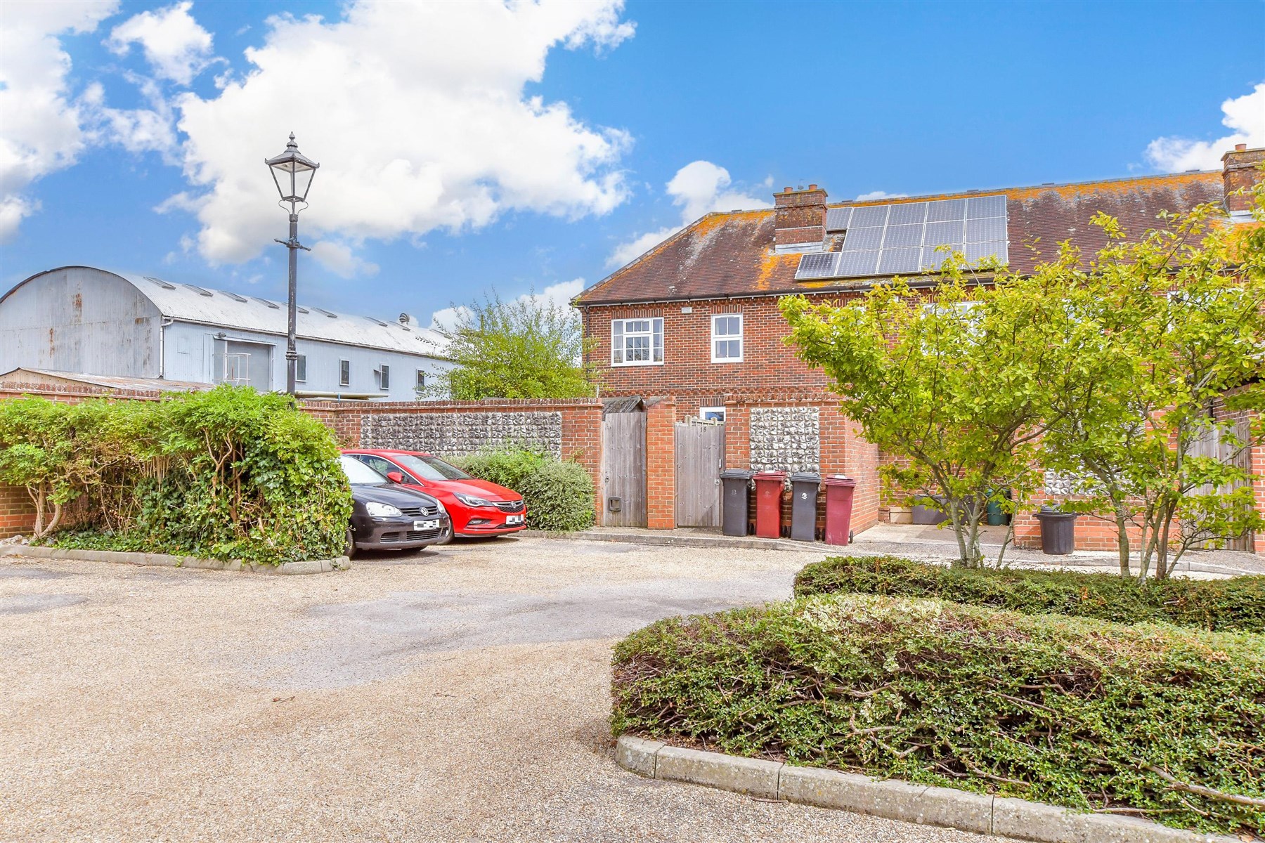 3 bed End of Terrace