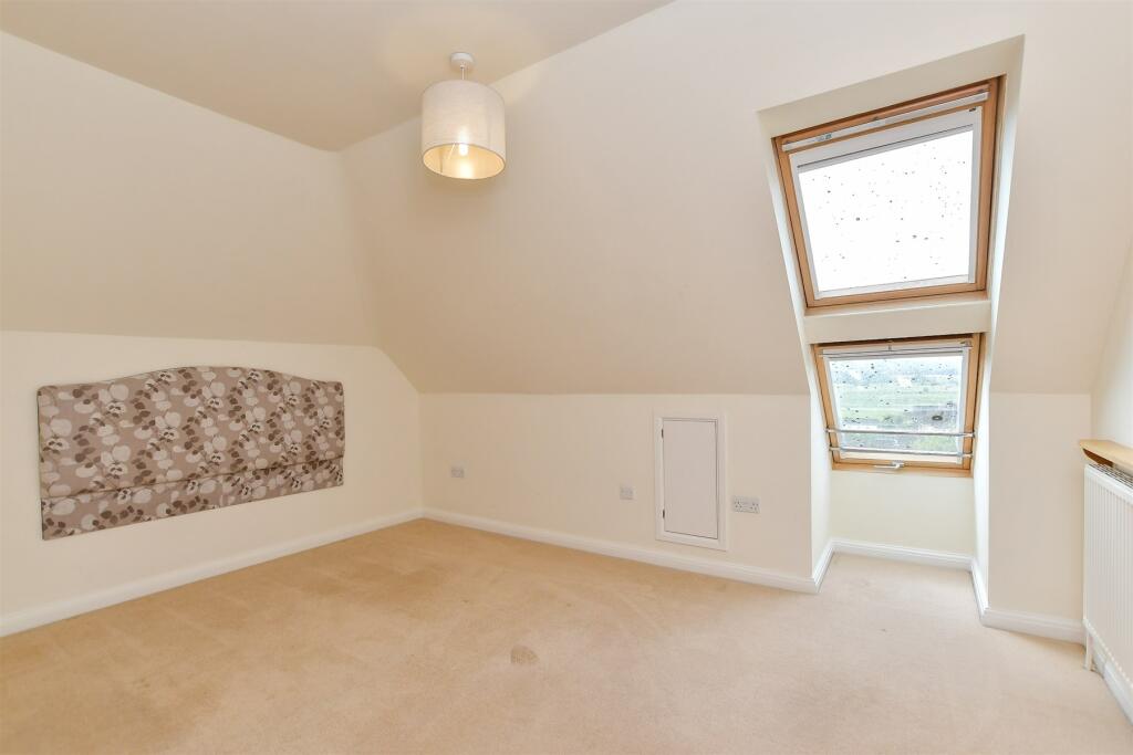 3 bed Town House
