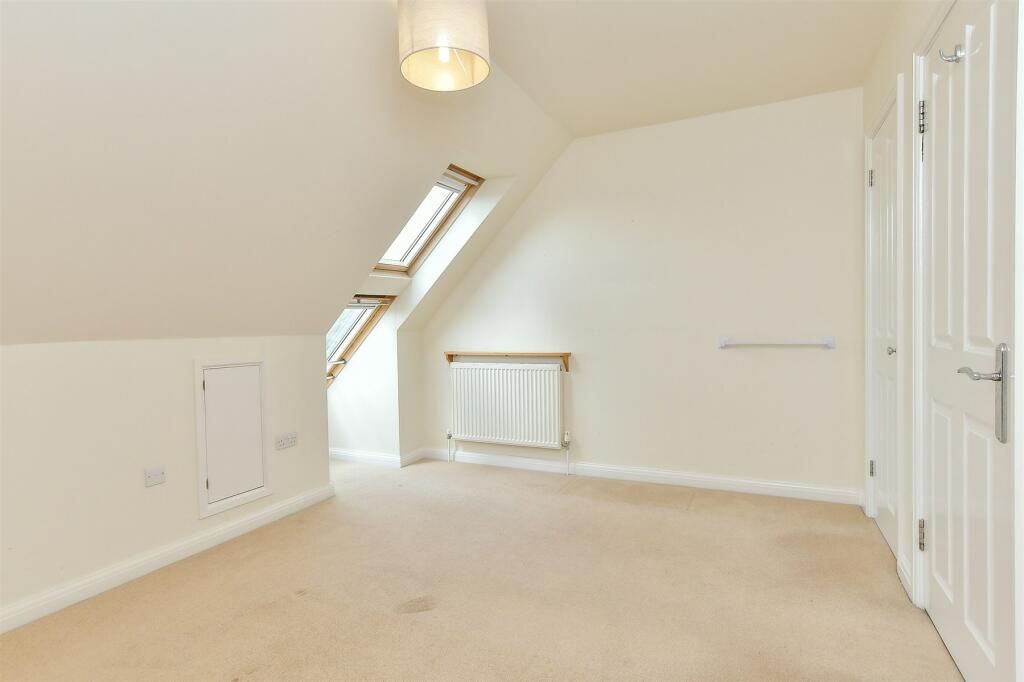 3 bed Town House