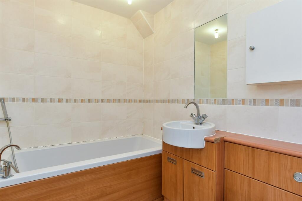 3 bed Town House