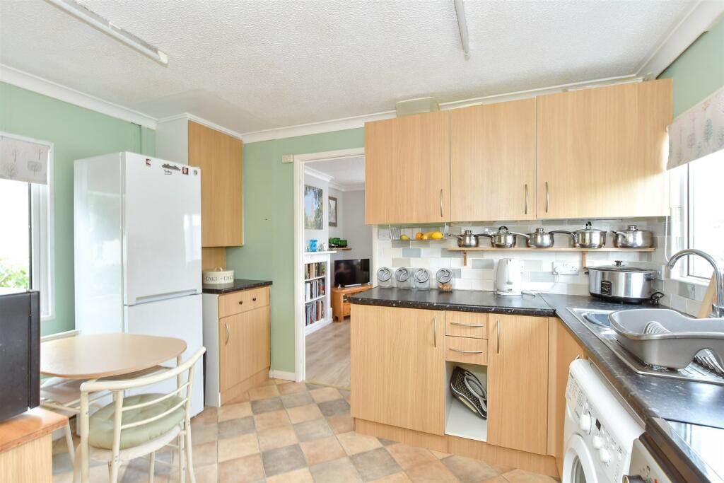 2 bed Mobile Home