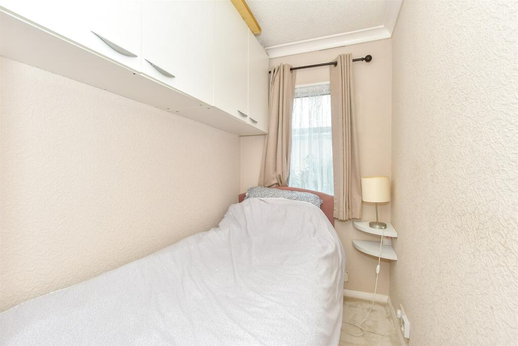 2 bed Mobile Home