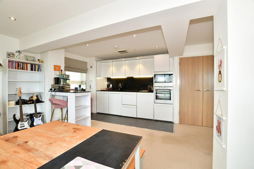 2 bed Apartment