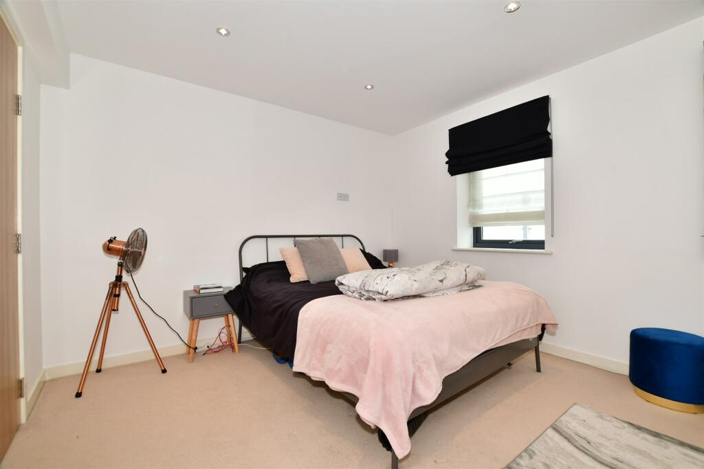 2 bed Apartment