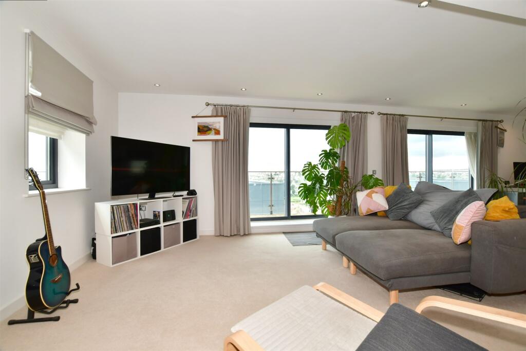 2 bed Apartment