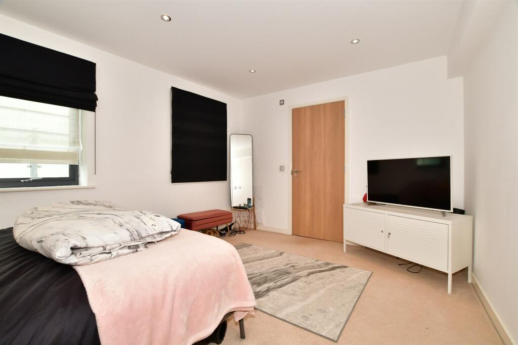 2 bed Apartment