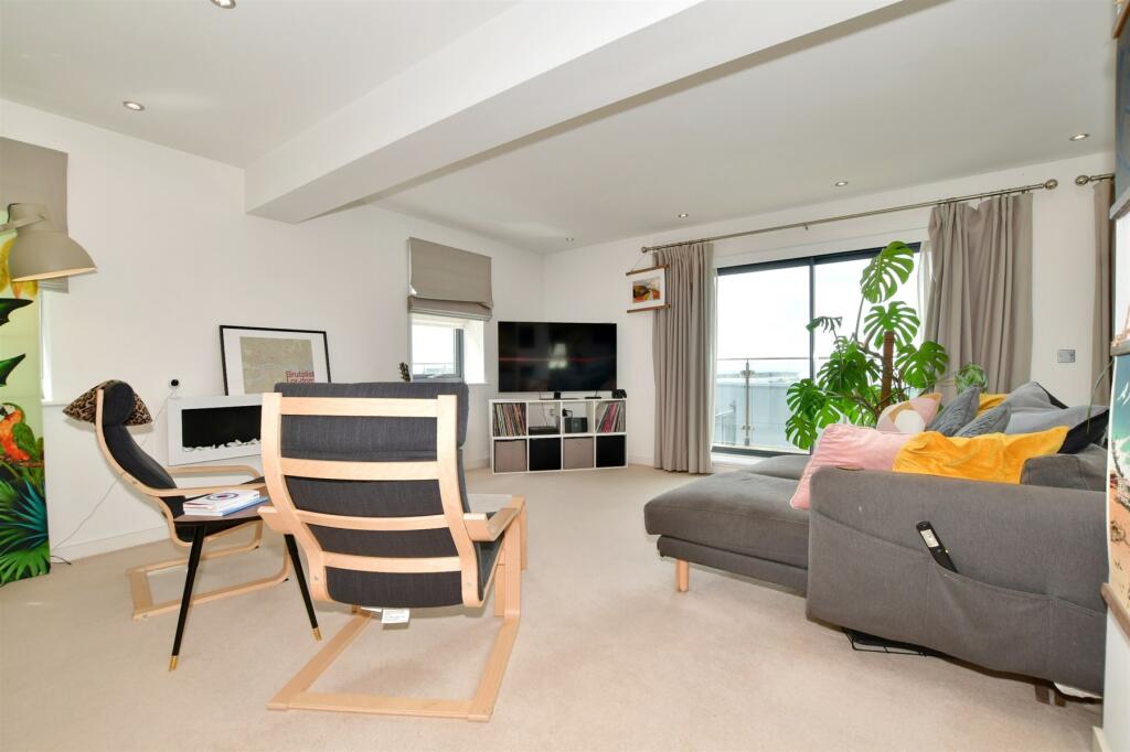 2 bed Apartment