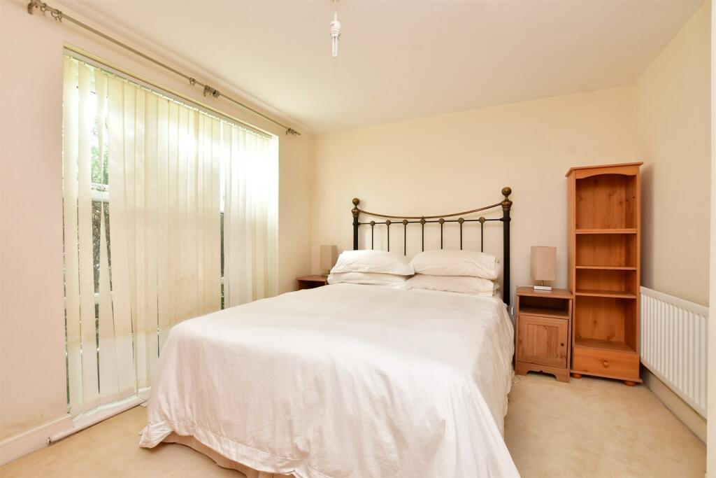 2 bed Ground Flat
