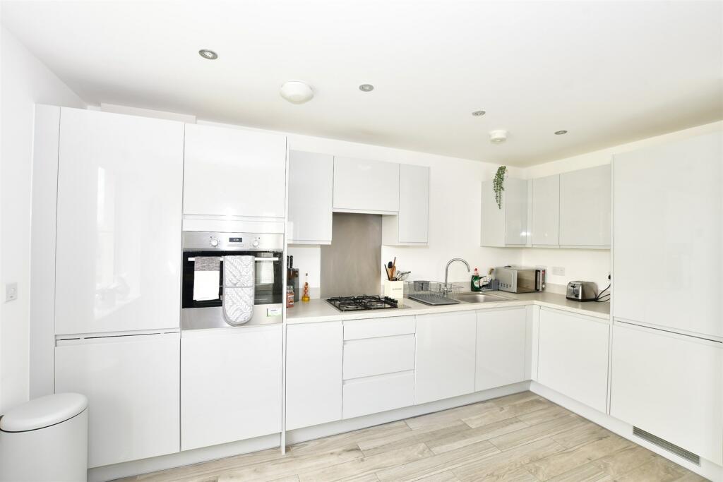 2 bed Apartment