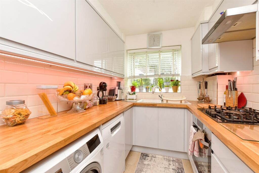 2 bed Ground Flat