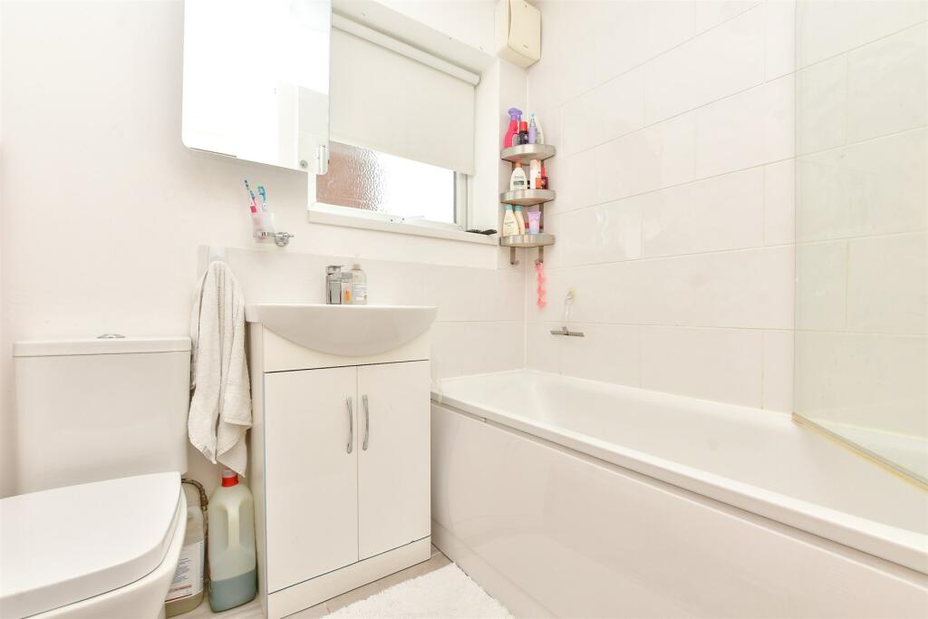 2 bed Ground Flat