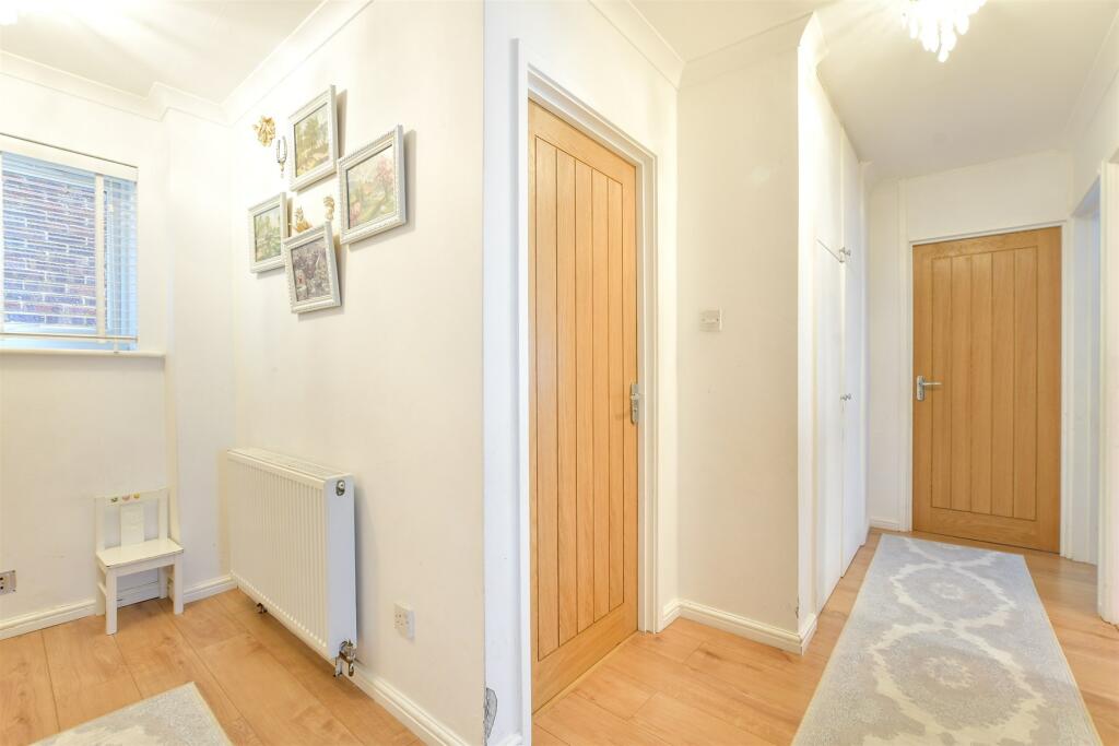 2 bed Ground Flat