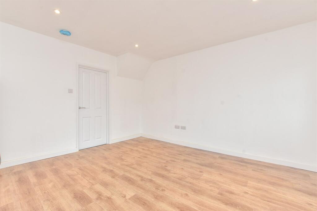 1 bed Ground Maisonette