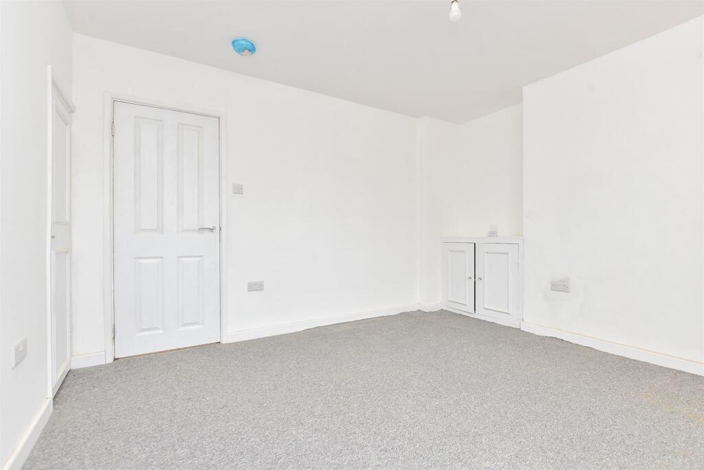 1 bed Ground Maisonette