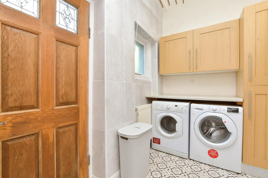 6 bed Semi-Detached
