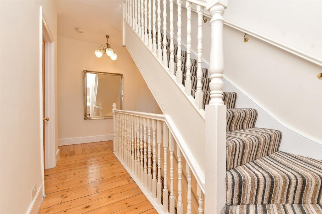 6 bed Semi-Detached