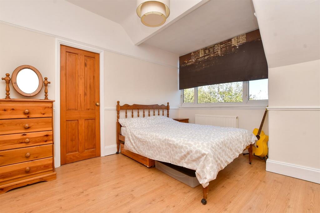 6 bed Semi-Detached