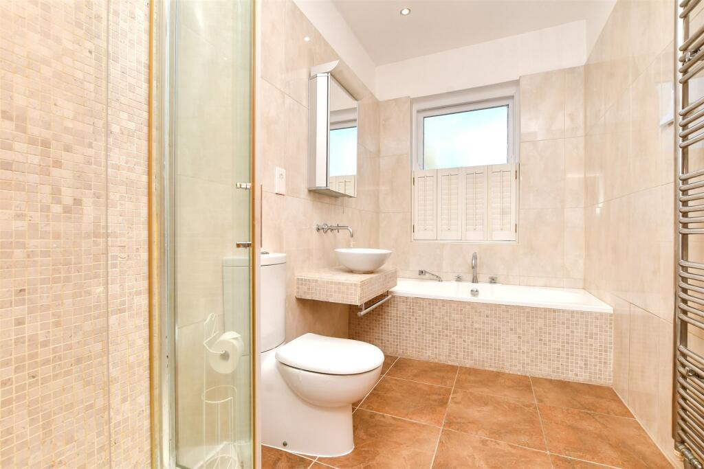 6 bed Semi-Detached