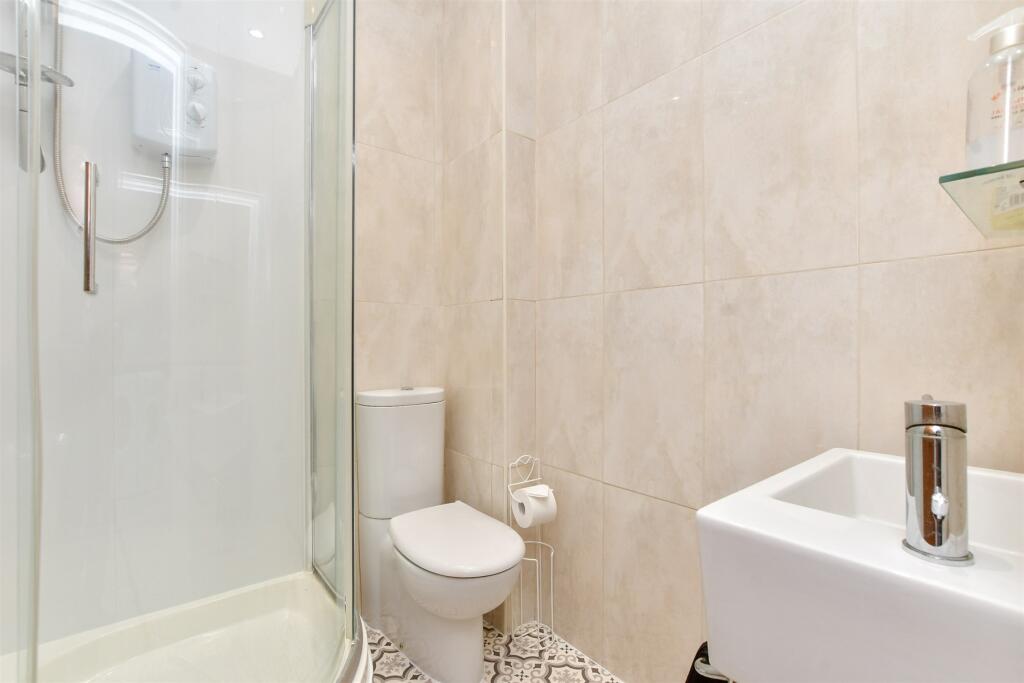 6 bed Semi-Detached
