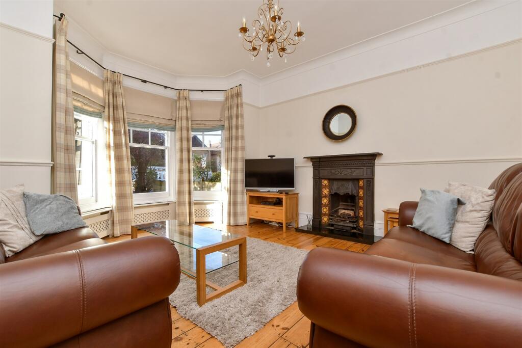 6 bed Semi-Detached