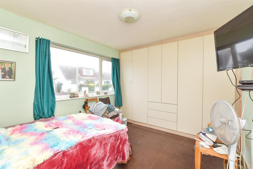 4 bed Detached Bungalow