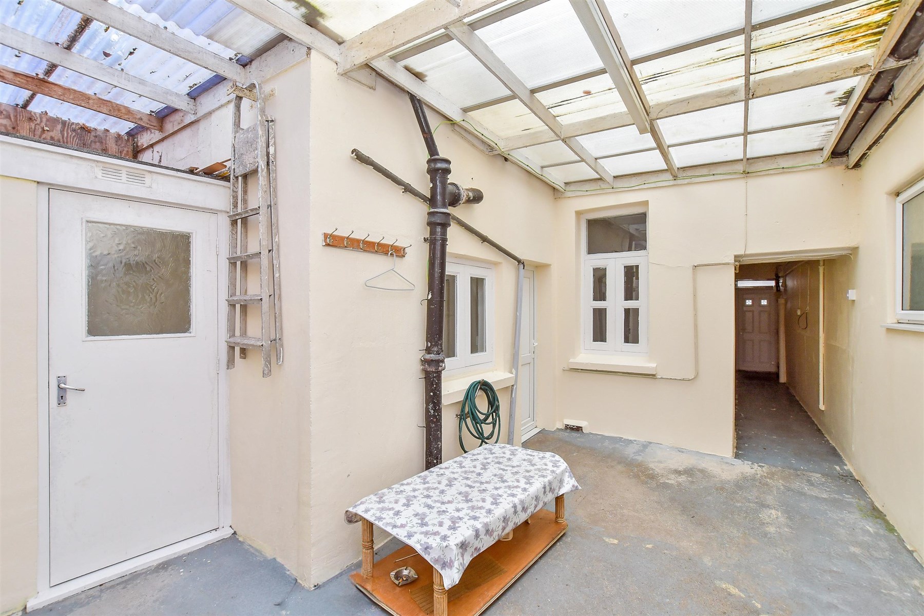 6 bed Terraced