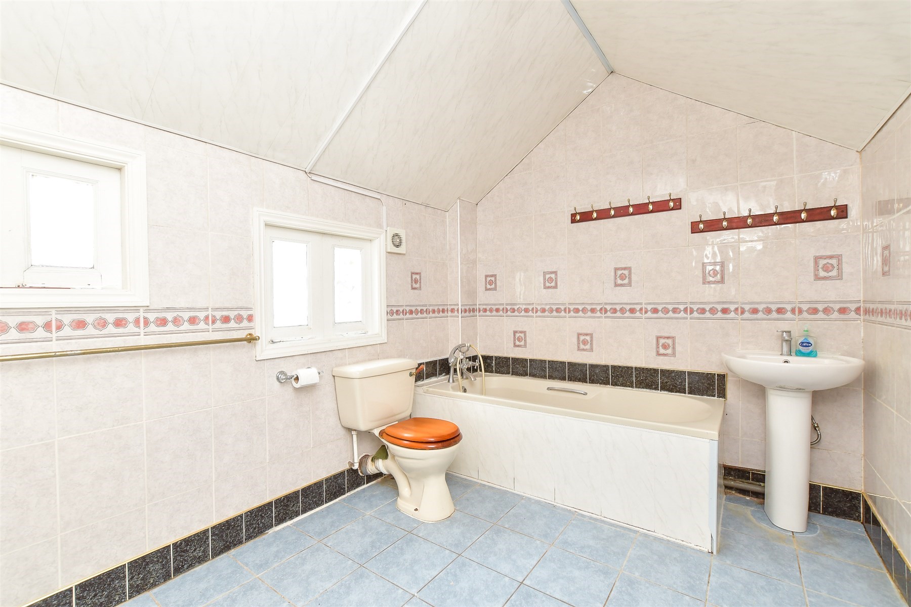 6 bed Terraced