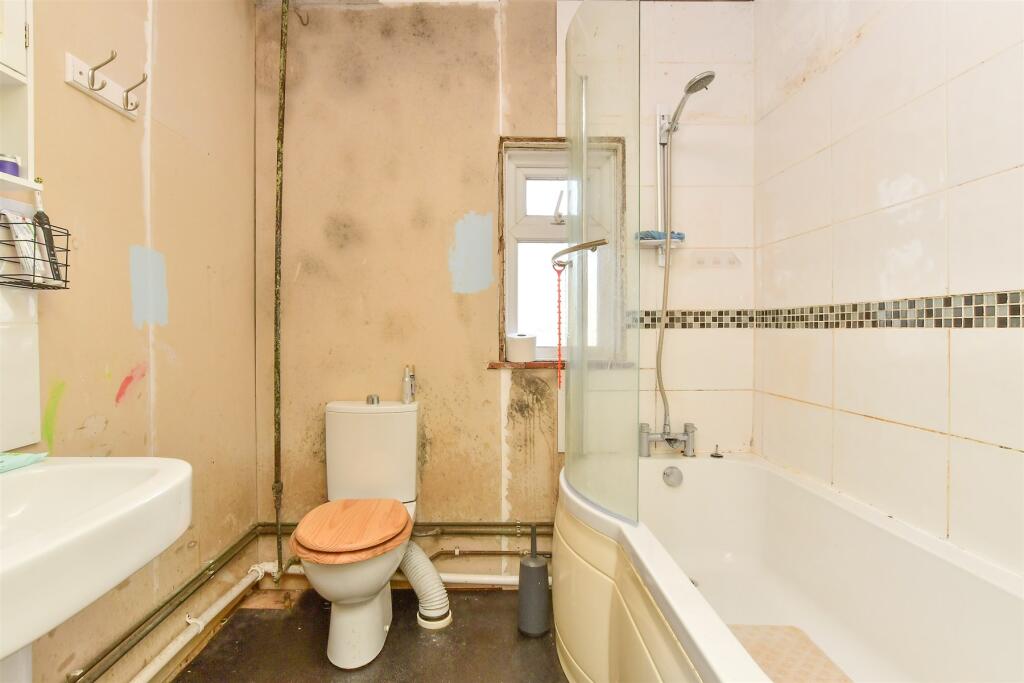 3 bed Detached Bungalow