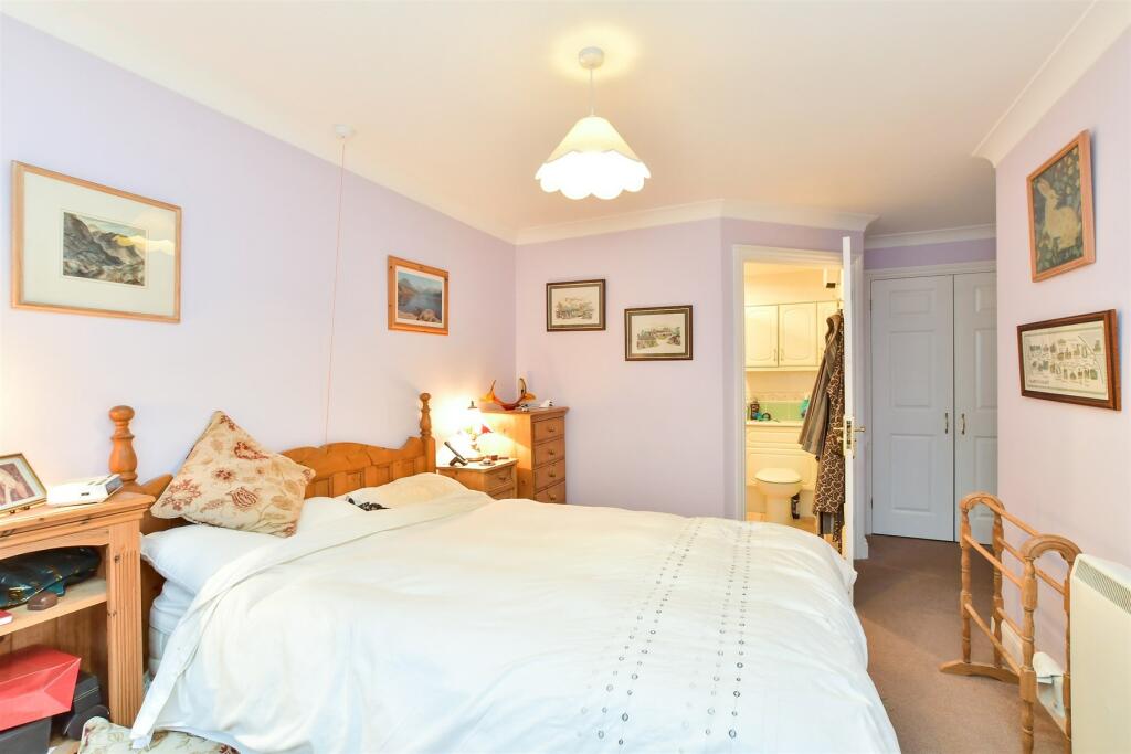 2 bed Retirement Property