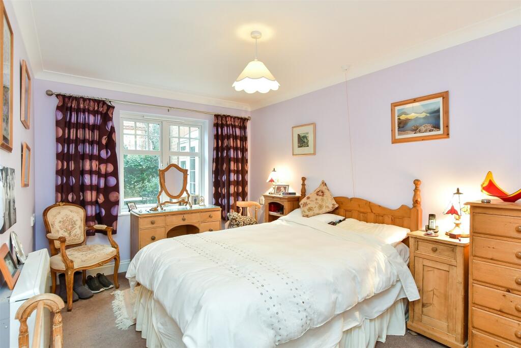 2 bed Retirement Property
