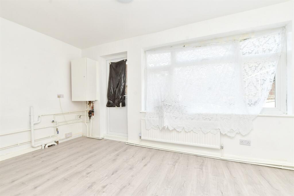 3 bed Terraced