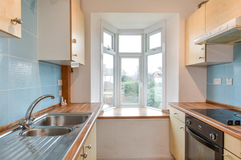 4 bed Maisonette