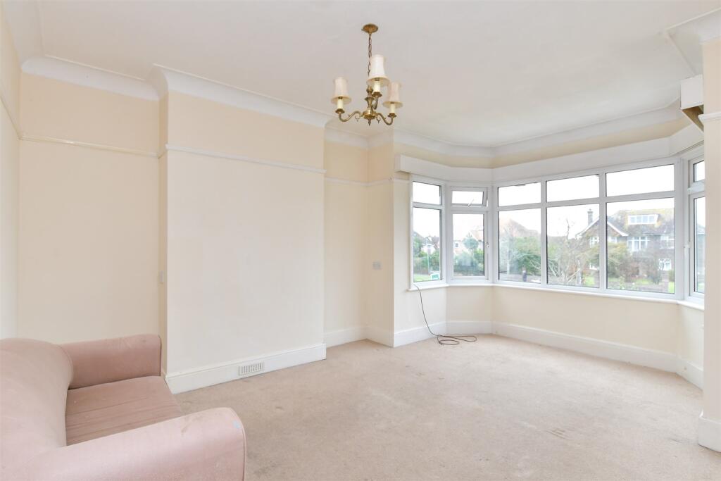 4 bed Maisonette